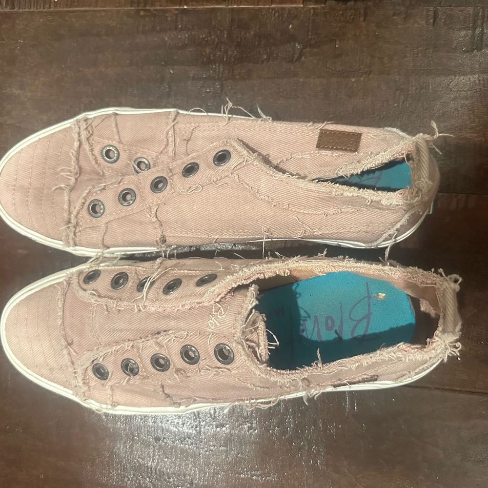 Blowfish Women's Pink Canvas Sneakers